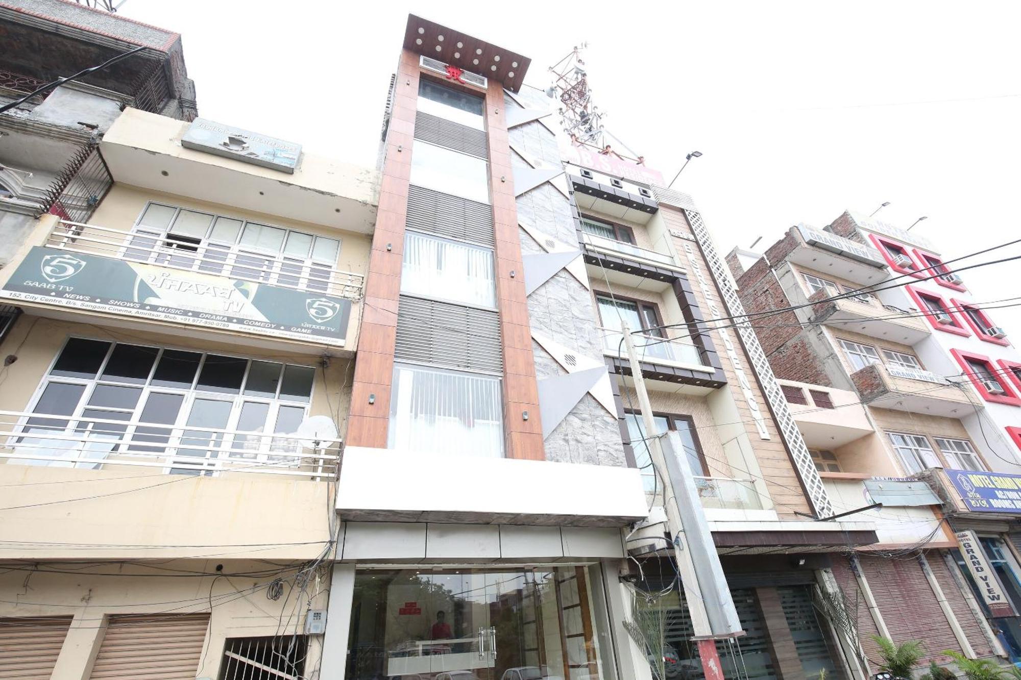 Oyo 17307 Hotel Kings Amritsar Eksteriør billede