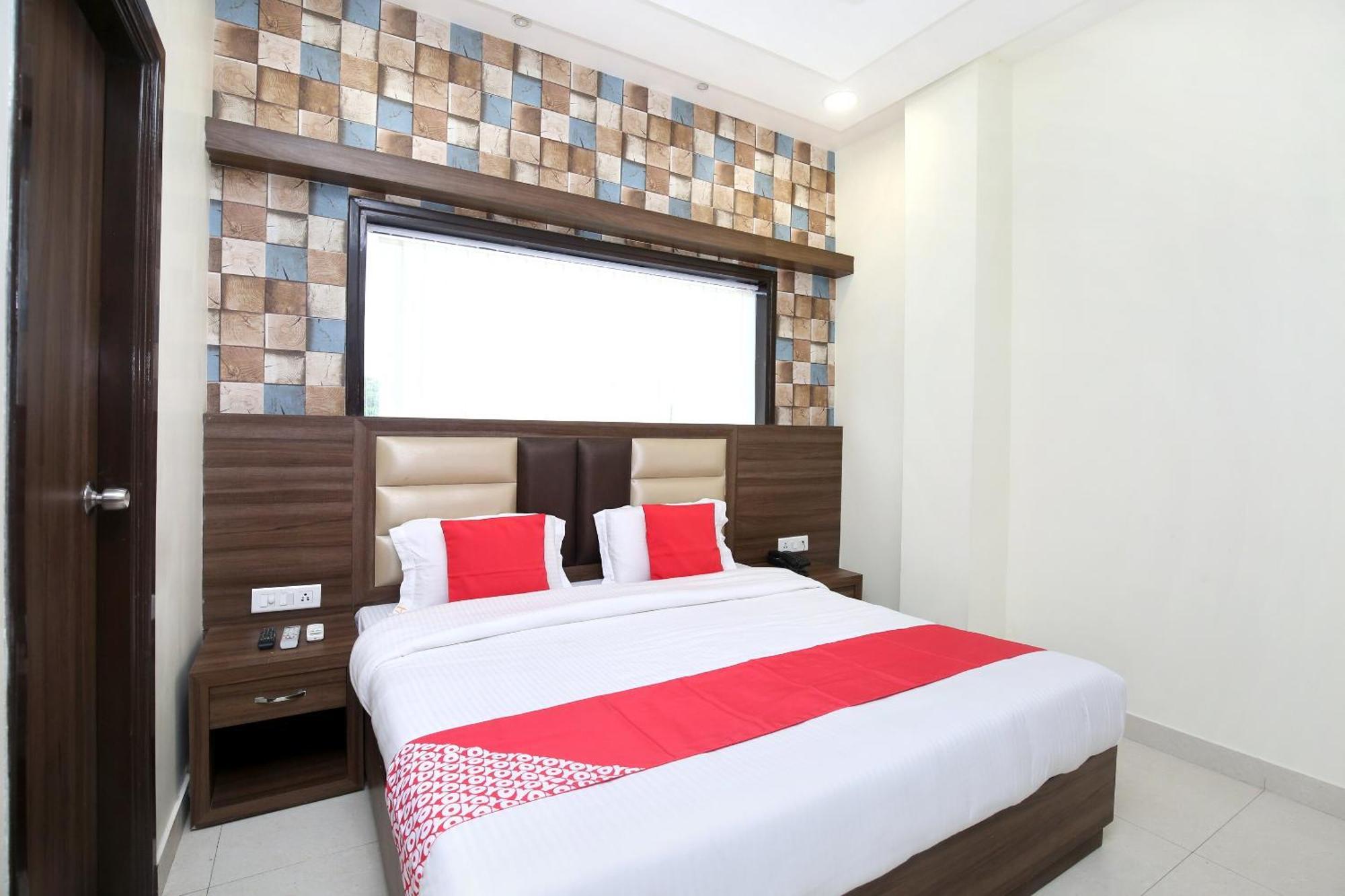 Oyo 17307 Hotel Kings Amritsar Eksteriør billede