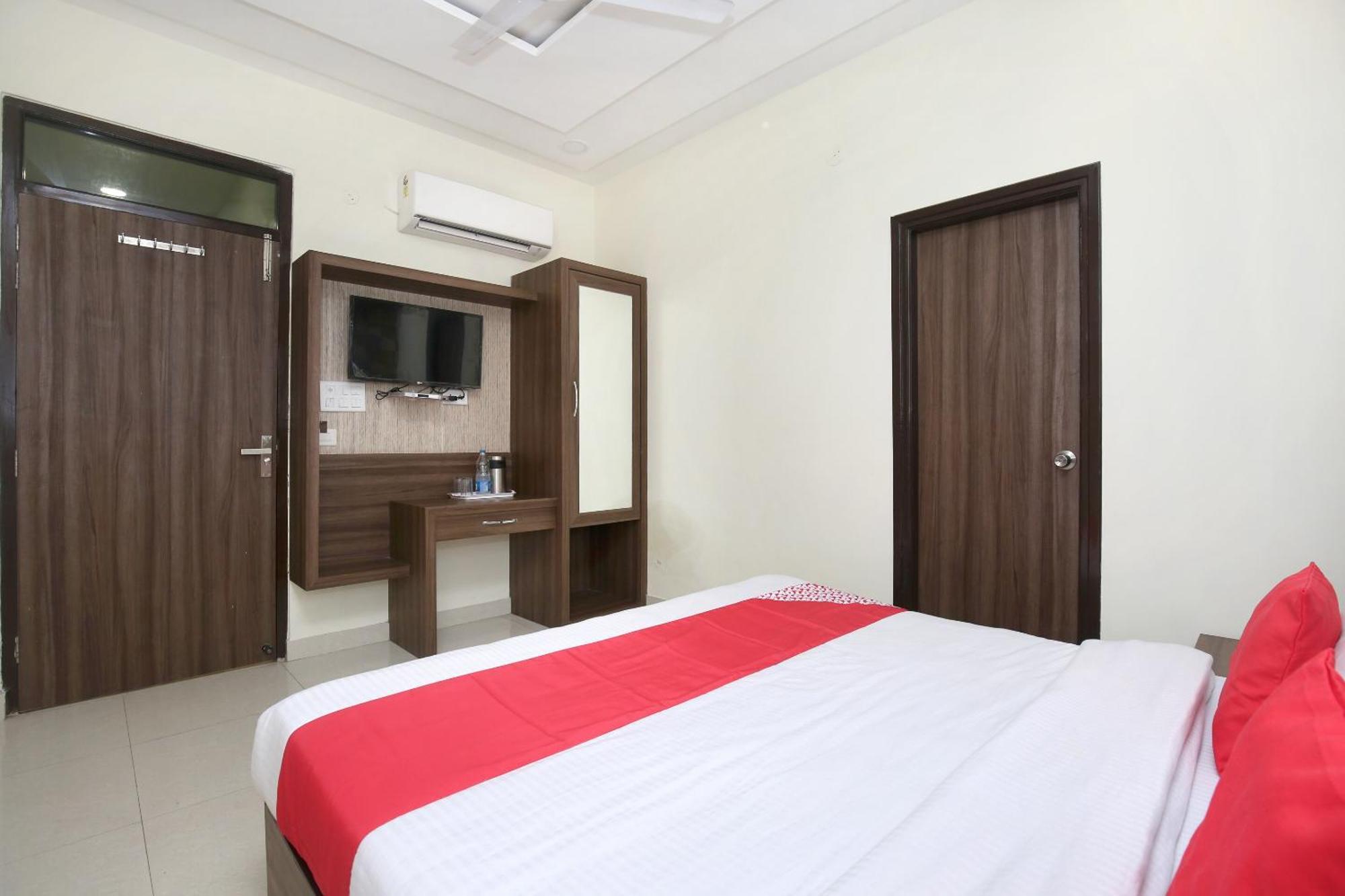 Oyo 17307 Hotel Kings Amritsar Eksteriør billede